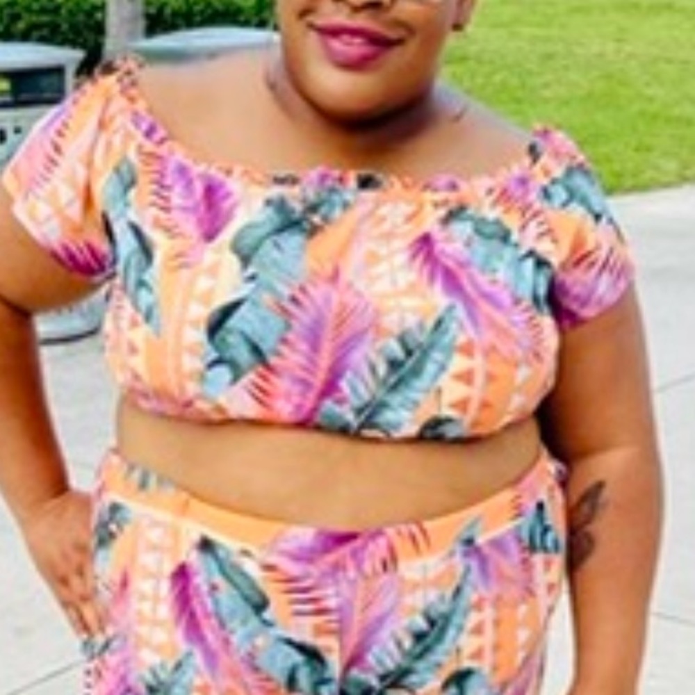 SHEIN Slayr Plus Tropical Print Off Shoulder Crop Top & Belted Wide Leg Pants